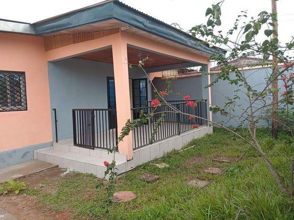 Villa Avec Terrasse Espace Verrt Barbecue Parking À Ekounou Stade Abega 3Chambres 2Ddouches 