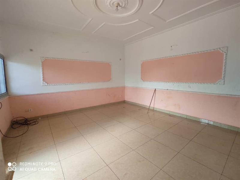 Appartement Individuel Avec Parking À Awae Nkolanga 2Chambres 2Douches 