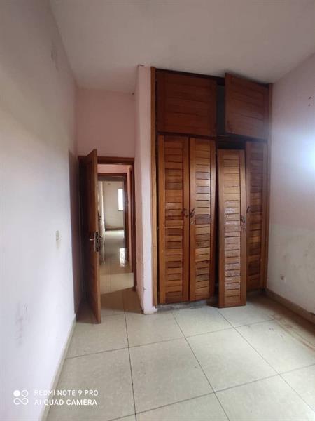 Appartement Individuel Avec Parking À Awae Nkolanga 2Chambres 2Douches 