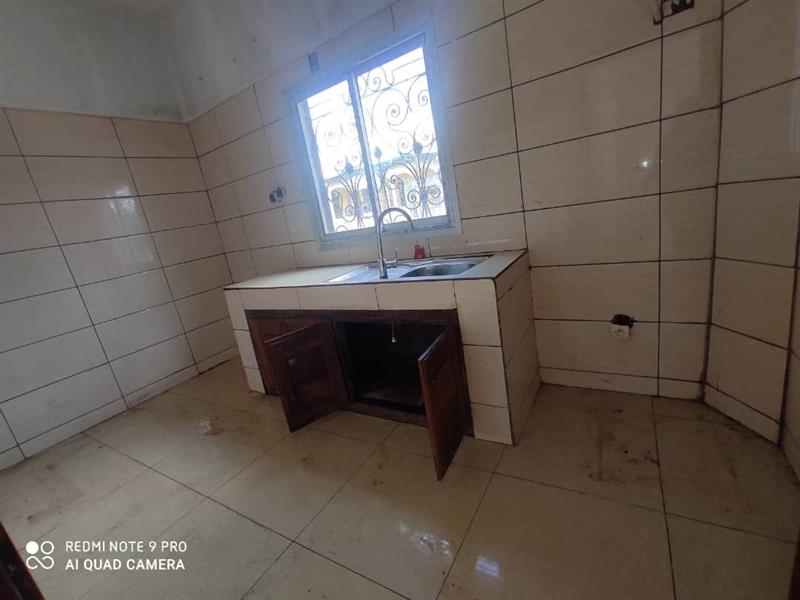 Appartement Individuel Avec Parking À Awae Nkolanga 2Chambres 2Douches 