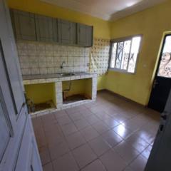 Appartement Avvec Parking À Mimboman 2Chamres 2Douches,, Yaoundé, Immobilier au Cameroun