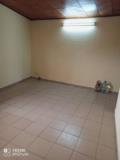 Studio Pour Burreaux Ou Habitation À Biyem Assi,, Yaoundé, Immobilier au Cameroun