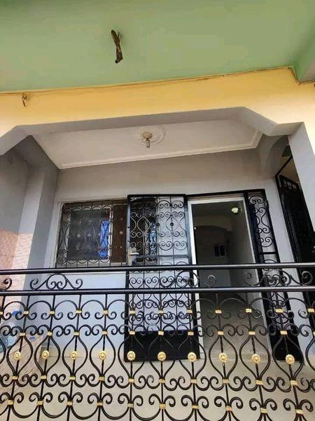 Appartement Avvec Parking À Emana 3Chambres 2Douches 