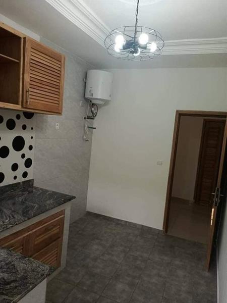 Appartement Haut Standing Avec Eau Chaude Gardien Forrage Parrking À Mbankolo 