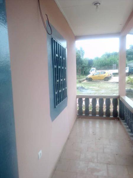 Appartement En Bordure De Goudron À Essomba 2Chambres 1Douche 