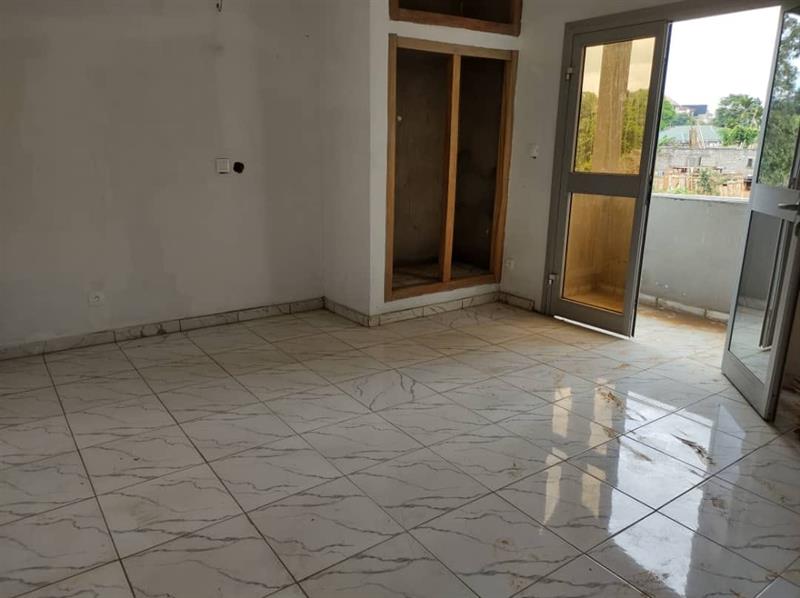 Appartement Neuf Avec Eau Chaude Gardien Forage À Odza B10 2Chambres 2Douches 