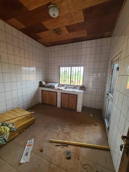 Appartement Neuf En Borrdure De Route Avvec Parrking Forage ) Nkolnda 