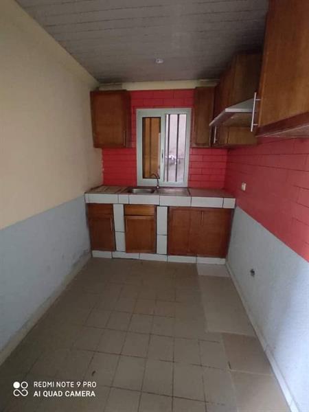 Appartement Avec Parking À Biteng 2Chambres 1Douche 