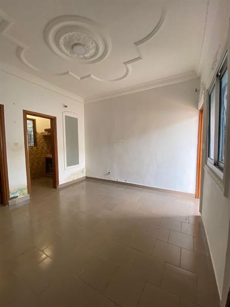 Belle Chambre À Nkozoa 