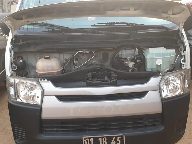 Toyota Hiace 2015 