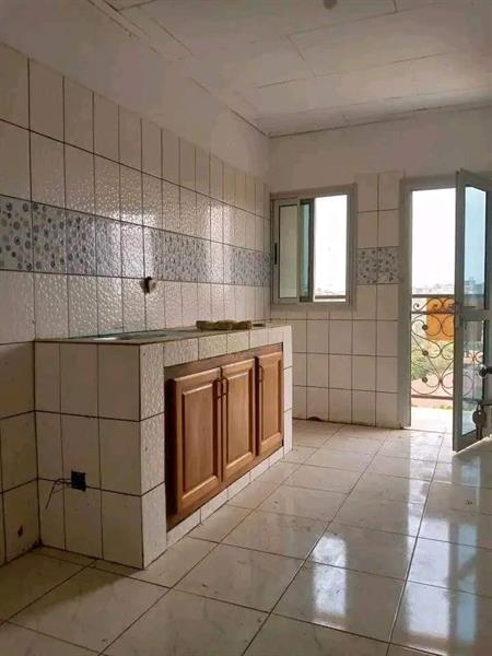 Appartement Neuf Avec Eau Chaude Ârking Forage À Nkolfoulou 2Chambres 2Douches 