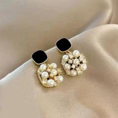 Boucles D Oreilles A Vendre,, Douala, Immobilier au Cameroun