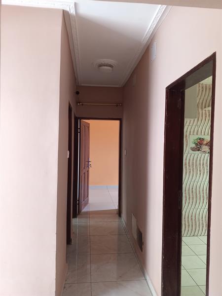 Somptueux Appartement Avec Eau Chaude Forage Parking À Santa Barbara Tchad 