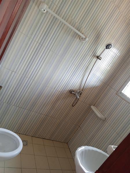 Somptueux Appartement Avec Eau Chaude Forage Parking À Santa Barbara Tchad 