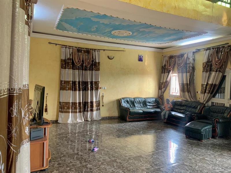 Somptueux Duplex À Vendre À Yaoundé Quartier Abang Après Le Lycée Sur La Route De Mfou 