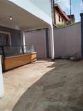 Spacieux Villa À Omnisports Avec Parking Accés Goudronné,, Yaoundé, Immobilier au Cameroun