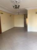 Bel Appartement À Omnisports Avec Baignoire Parking Gardien,, Yaoundé, Immobilier au Cameroun