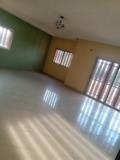 Bel Appartement Lumineux Avec Gardien Parking À Omnisport,, Yaoundé, Immobilier au Cameroun
