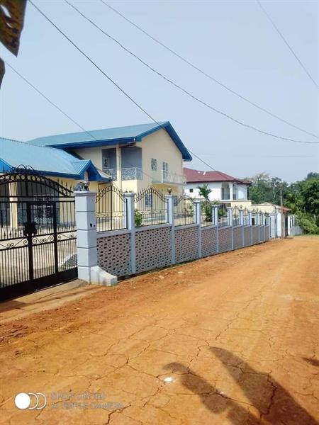 Somptueux Duplex Nouvellement Construit À Vendre À Yaoundé Monti 