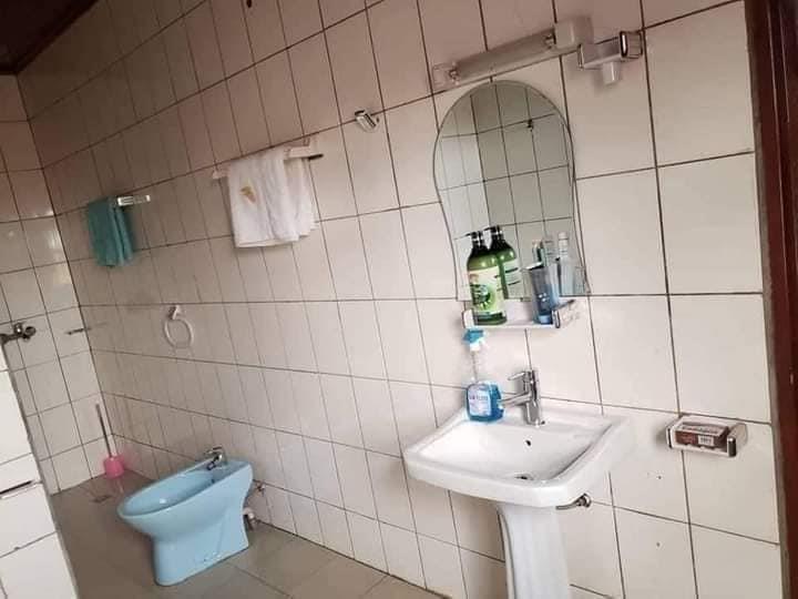 Duplex Meublé Haut Standing À Nkoabang Itambe Avec Eau Chaude Clim Gardien 