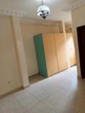 Bel Appartement Avec Clim Eau Chaude Parking Gardien Forage À Omnisports,, Yaoundé, Immobilier au Cameroun