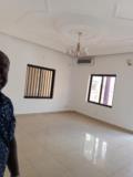 Appartement Spacieux Avec Clim Eau Chaude Gardien Parking Forage À Omnisport,, Yaoundé, Immobilier au Cameroun