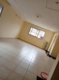 Bel Appartement Spacieux Avec Gardien Parking À Santa Barbara,, Yaoundé, Immobilier au Cameroun