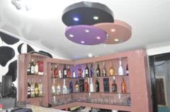 Local Commercial Ideal Pour Bar Restaurant Institut De Beauté À Essos,, Yaoundé, Immobilier au Cameroun