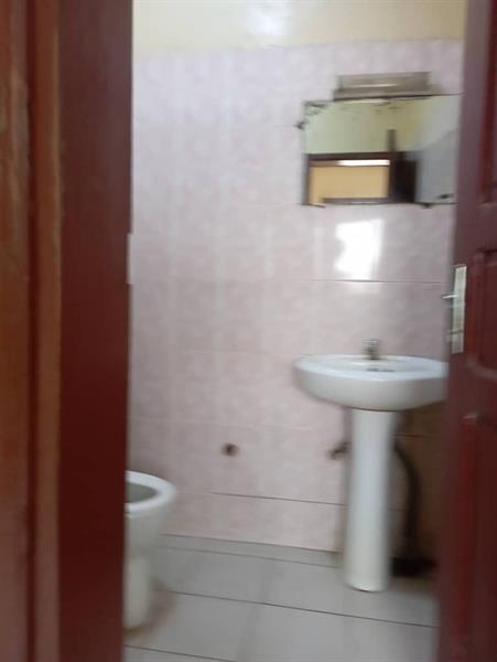 Bel Appartement Avec Parking À Etoug Ebe 