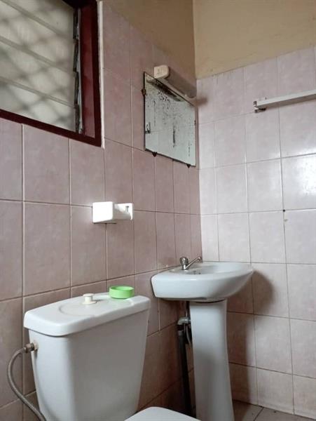 Bel Appartement Avec Parking À Etoug Ebe 