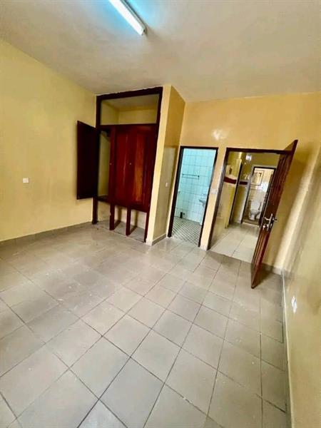Bel Appartement Avec Parking Forage À Mendong 