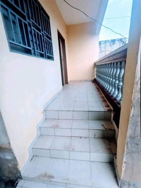 Appartement À Louer À Mendong 