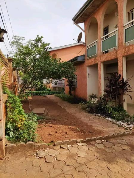 Duplex Avec Clim Forage Parking À Nsam Obam 