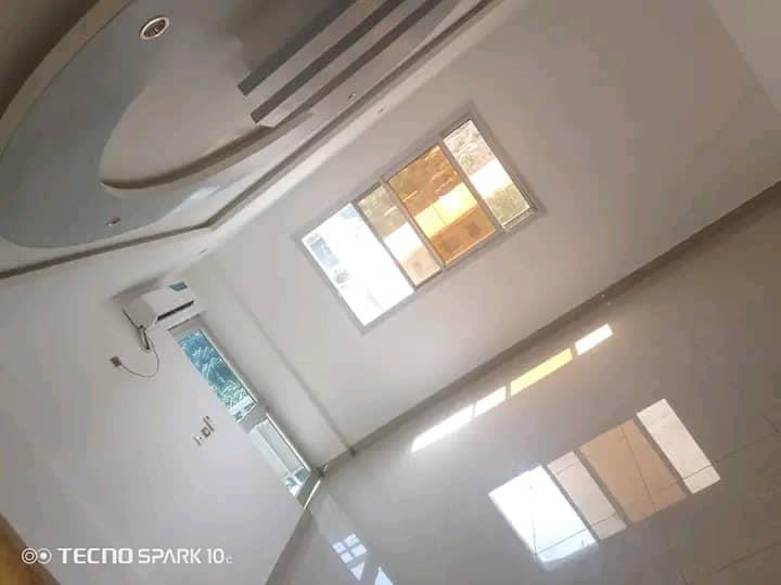 Bel Appartement Neuf Avec Clim Eau Chaude Gardien Parking Forage À Titi Garage 