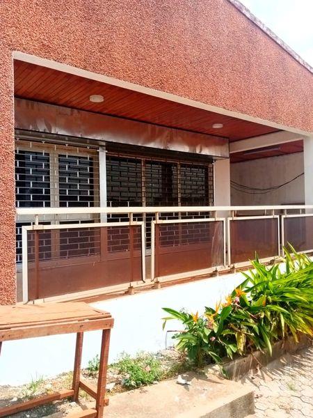 Duplex Pour Bureaux Ou Habitation À Omnisports 