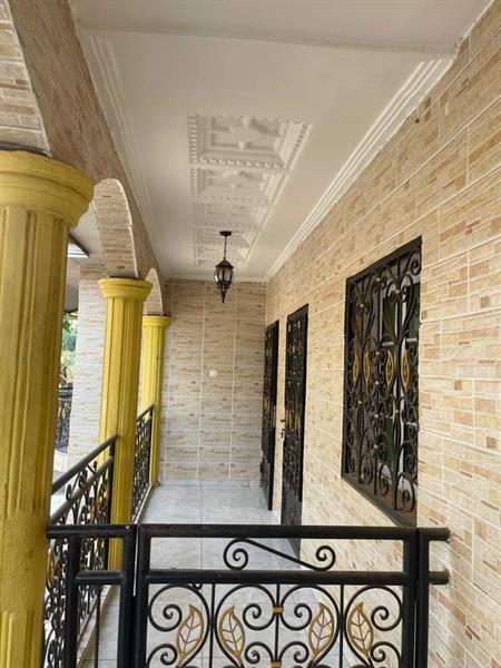 Appartement Avec Eau Chaude Parking Forage À Santa Barbara Tchad 