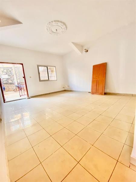 Appartement Avec Parking Gardien Forage À La Cité Verte À Yoyo Bar 