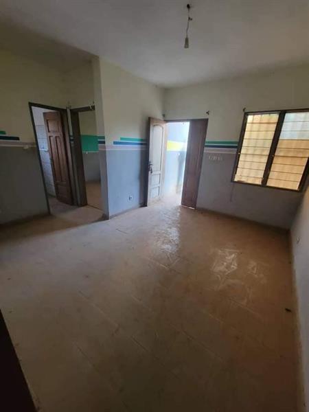 Appartement En Bordure De Goudron À Nkolmesseng 