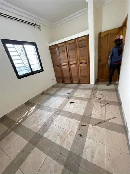 Appartement Avec Eau Chaude Parking Forage Gardien À Fougerole 