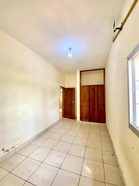 Magnifique Appartement Avec Parking Forage À Nsam Obam 