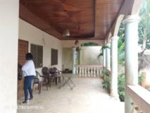 Villa Pour Bureaux Ou Habitation À Essos,, Yaoundé, Immobilier au Cameroun