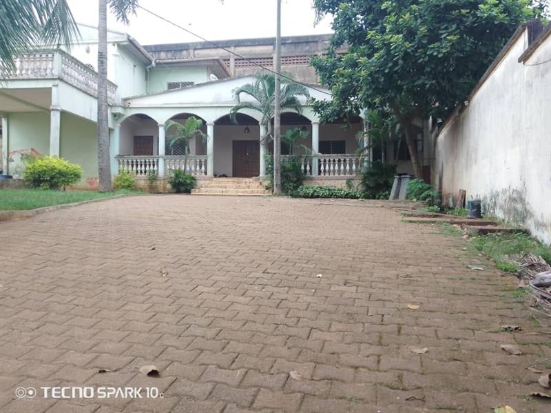 Villa Pour Bureaux Ou Habitation À Essos 