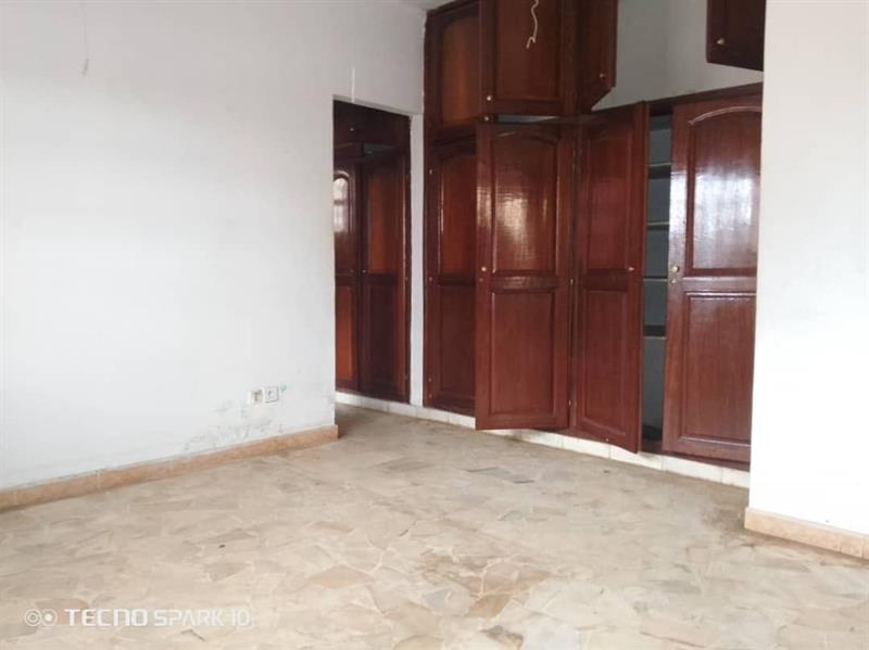 Villa Pour Bureaux Ou Habitation À Essos 