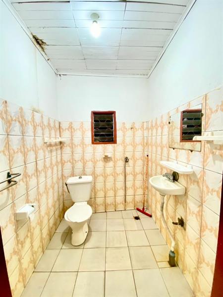 Appartement Propre Avec Forage À Nsam Escale 