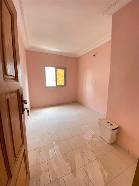 Bel Appartement Avec Parking Forage À Nkolbisson 