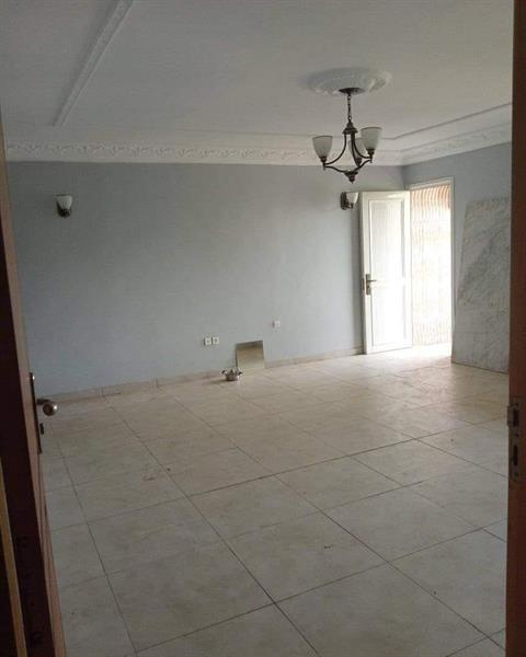 Bel Appartement Haut Standing À Ngousso Avec Parking Gardien Clim Eau Chaude 