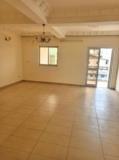 Appartement À Omnisport Avec Eau Chaude Gardien Parking Bordure De Route,, Yaoundé, Immobilier au Cameroun