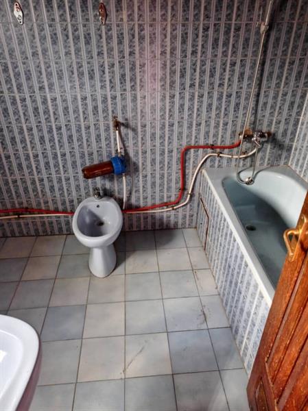 Bel Appartement Avec Baignoire Eau Chaude Parking À Essos Bordure De Goudron Secondaire 