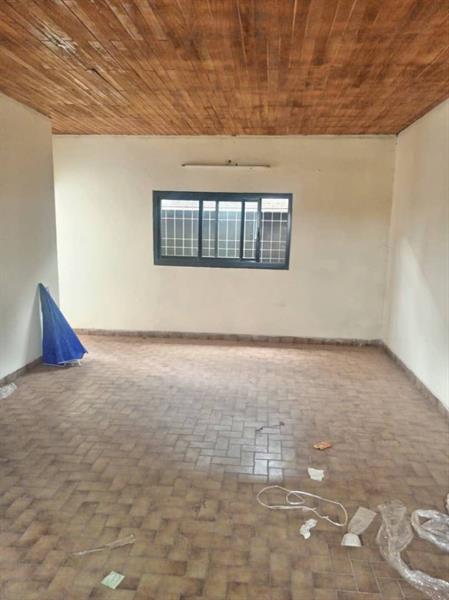Studio Pour Bureaux Avec Parking À Essos Bordure De Route Principale 