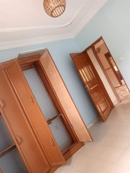 Bel Appartement Avec Parking Forage À Nkozoa 